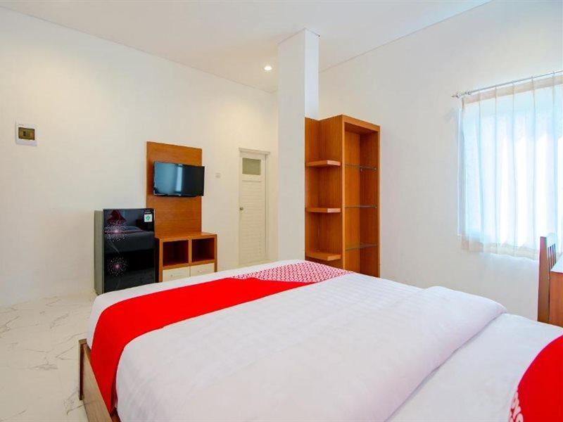 Super Oyo 13I9 88 Exclusive Guesthouse Kejayan Exteriör bild