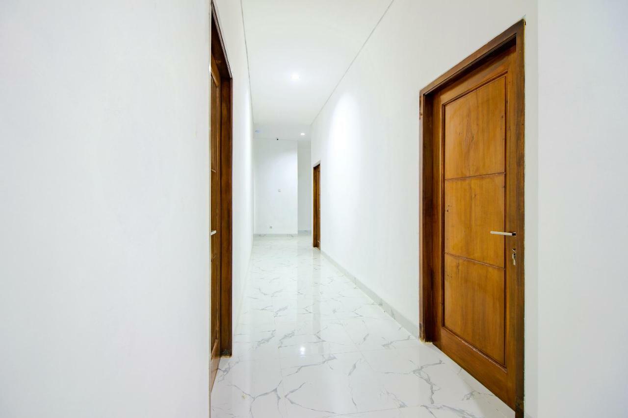 Super Oyo 13I9 88 Exclusive Guesthouse Kejayan Exteriör bild