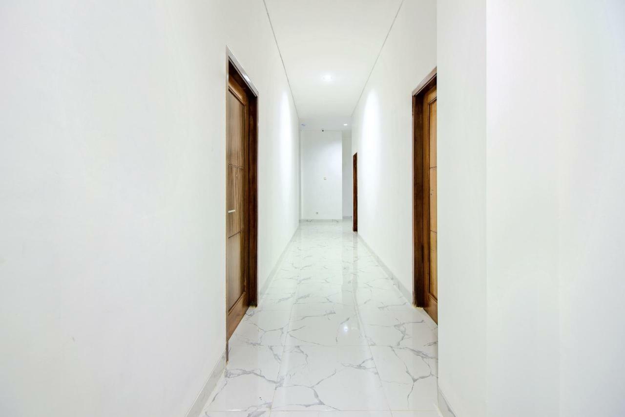 Super Oyo 13I9 88 Exclusive Guesthouse Kejayan Exteriör bild