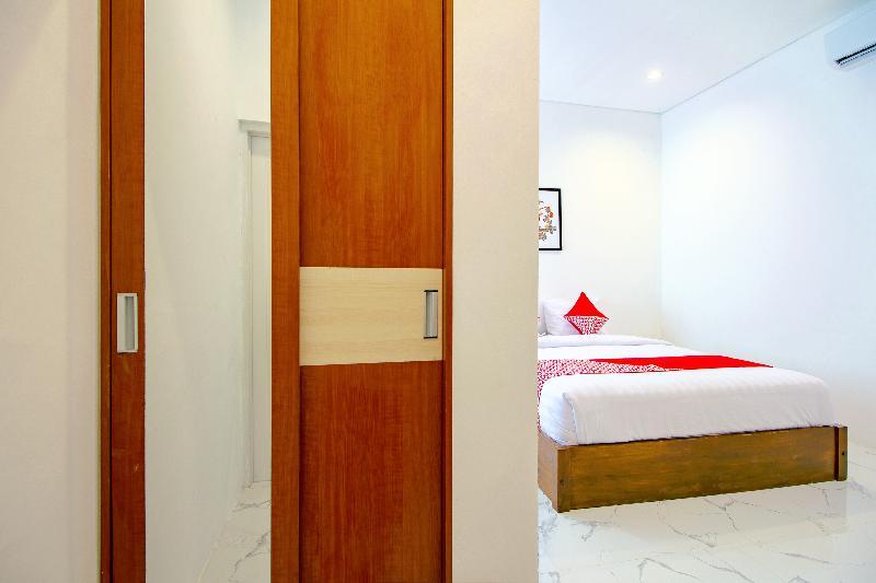 Super Oyo 13I9 88 Exclusive Guesthouse Kejayan Exteriör bild